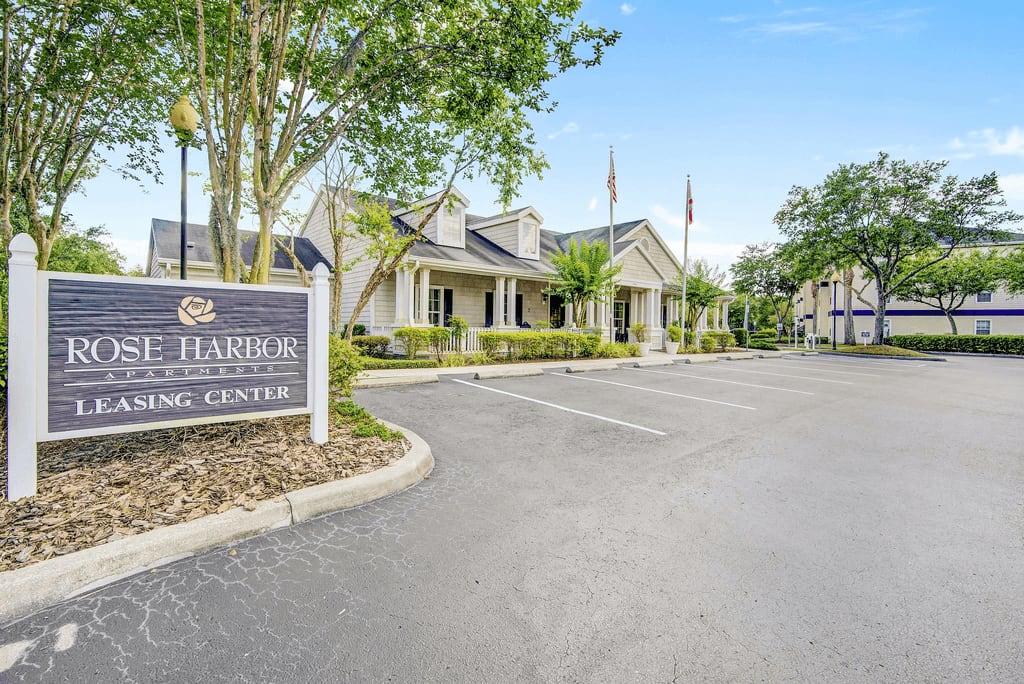 Photos and Video of Rose Harbor Apartments in Tampa, FL